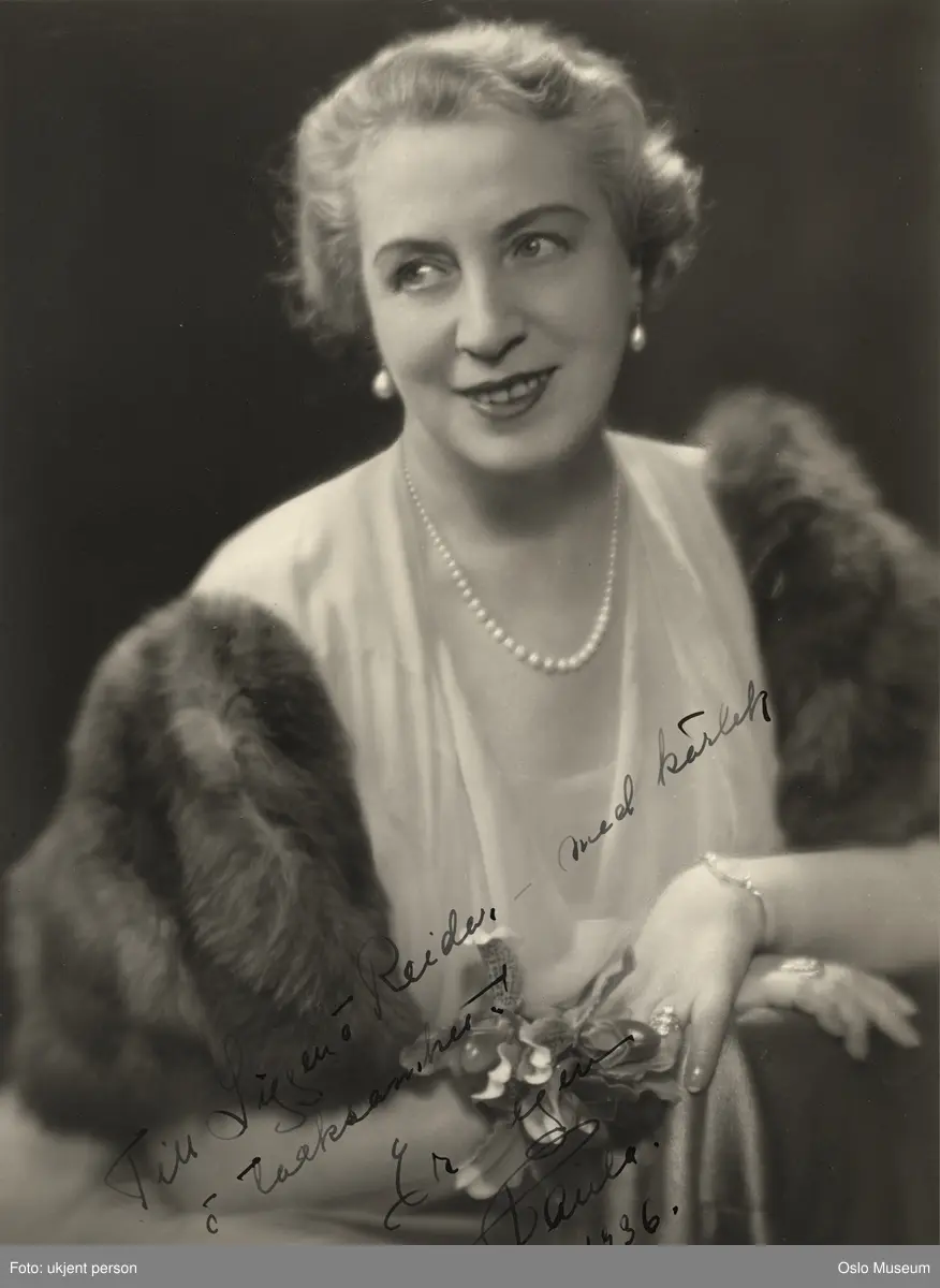 portrett, kvinne, skuespillerinne, sittende halvfigur