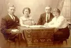 Elida Ingerslev, Mari Hansen, Kai Nilsen och Anders Andersson. Vintern 1916-1917 i Köpenhamn.