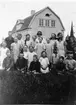 Skörstorps skola klass 3-6 1926.
1:a rad sittande från vänster: Sven Johansson Orreholmen, Nils Ferm Orreholmen, Gunnar Svärd Nyhem, Gertrud Ferm Orreholmen, Folke Johansson Orreholmen, Erik Johansson Friareledet.
2:a rad knästående från vänster: Sally Lindberg Trulsagården, Ingrid Johansson Nybygget, Judit Rask Hagen, Lars Lindberg Trulsagården, Einar Johansson Brogården.
3:e rad stående från vänster: Bertil Johansson Dreven, Vera Johansson Brogården, Gösta Johansson Friareledet, Ruth Ferm Orreholmen, Gunhild Gustavsson Ledsgården, Astrid Andersson Gaståsen, Dagmar Andersson Gaståsen, Elsa Salomonsson Trulsagården, Ida Bring Orreholmen, Lärare Karin Karlsson.