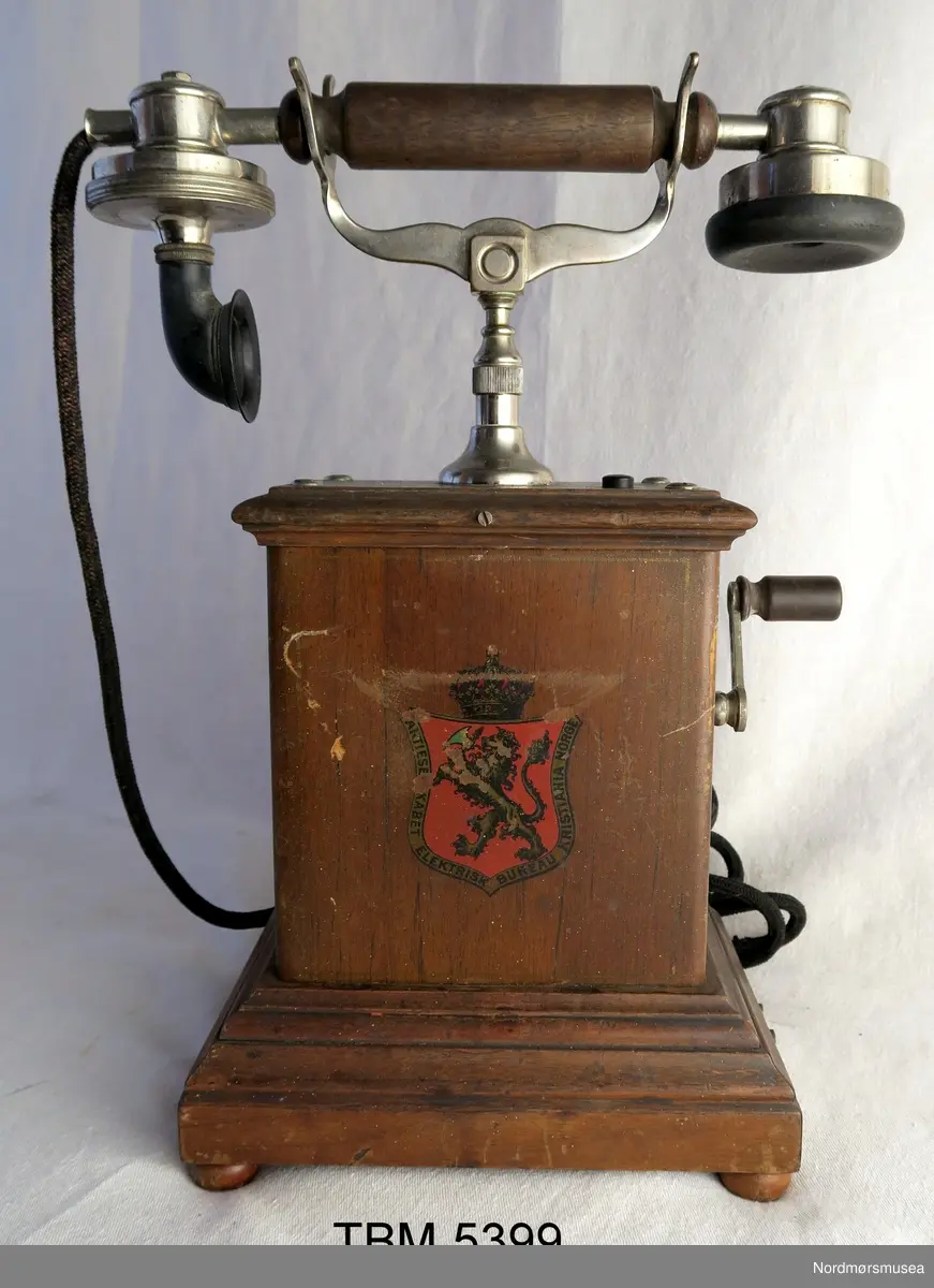 Telefon -Nordmørsmusea / DigitaltMuseum