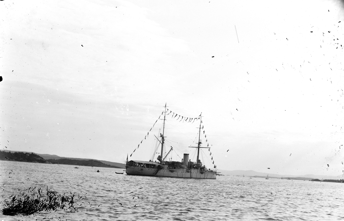 Valkyrien, dansk krysser, krigsskip, Oslofjorden.