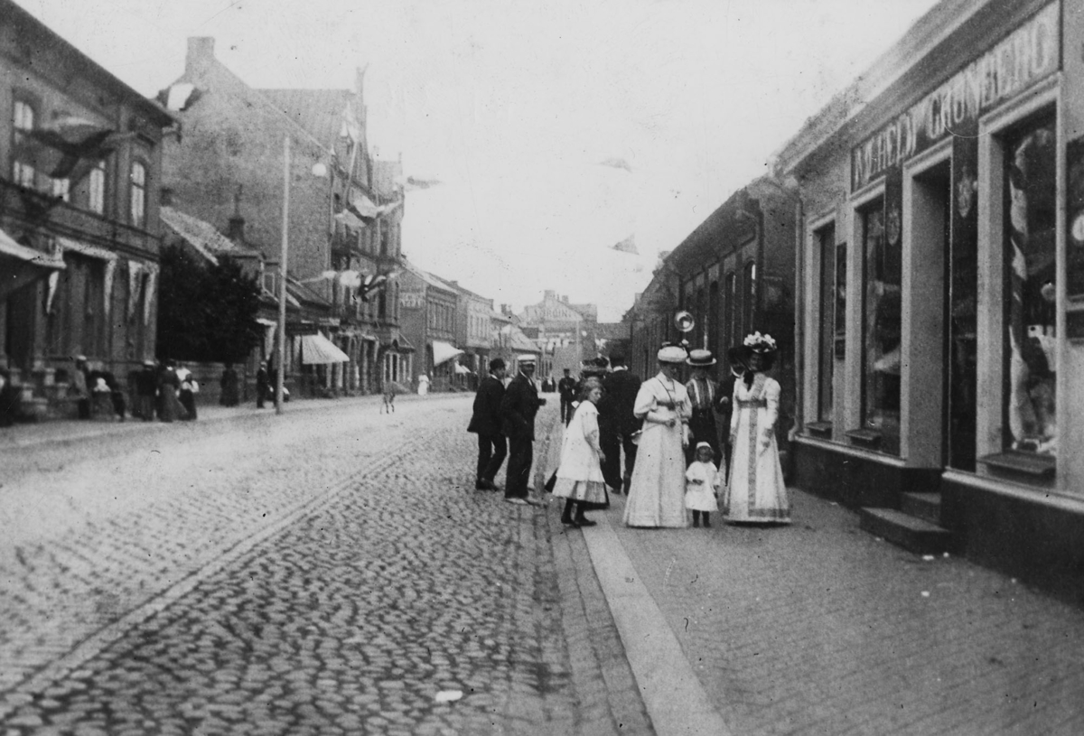 Algatan 17 år 1909.