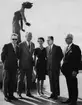 Stadsfullmäktigebesök 14/6-20/6-1964, från vänster Per-Olof Håkansson, Hans Arnlid, längst till höger Håkan Eurén.