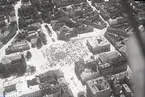 Flygfoto över lövmarknaden på Karlskrona torg 1944