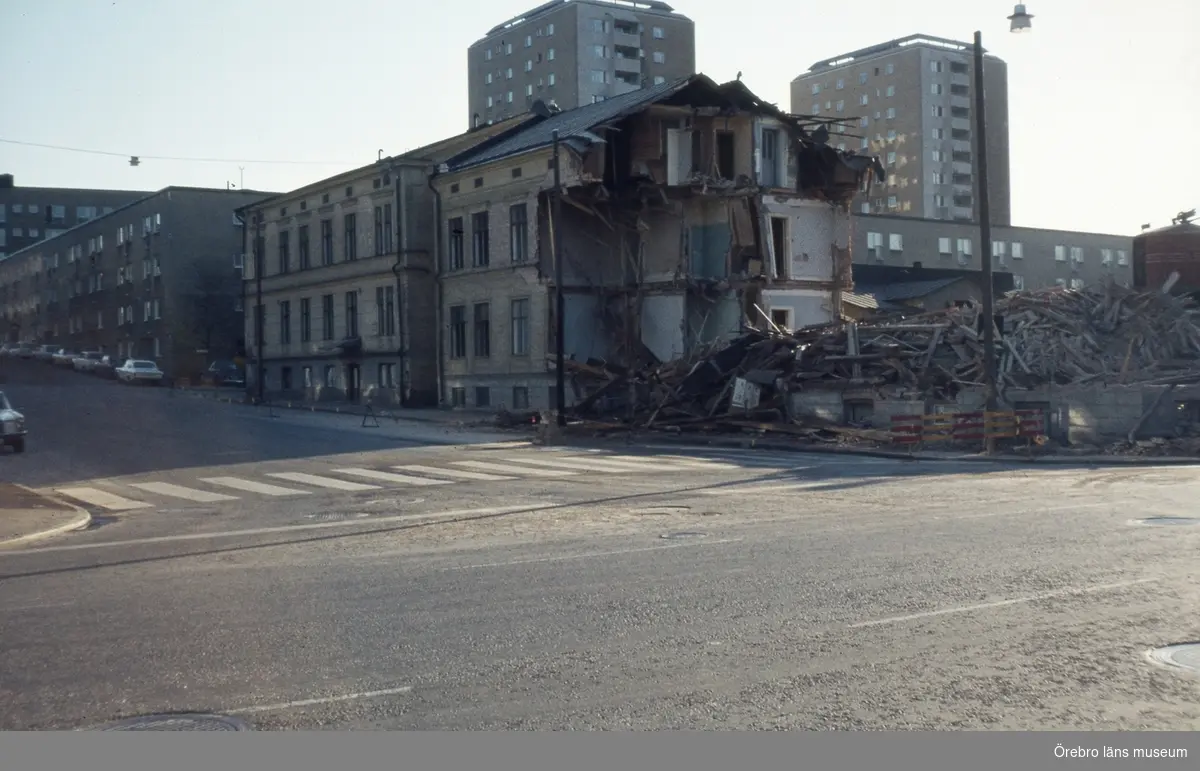 Rivningshus på Änggatan/Fabriksgatan.