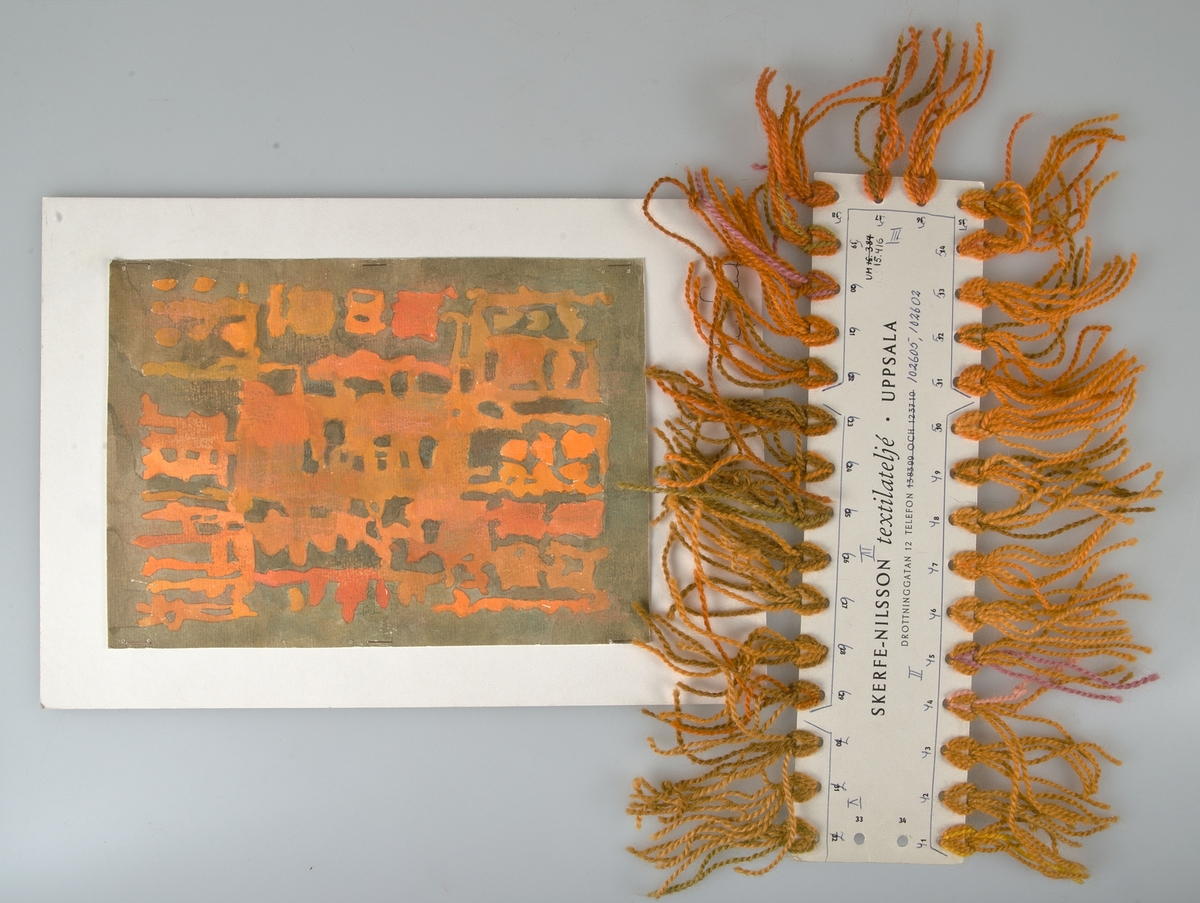 Skiss och garnkarta 50X26 cm med ullgarn till ryan "Näver orange höst" Signerad Ingrid Skerfe 1965. Färger svart,nyanser i grönt och gult. På baksidan av skissen står skrivet I:S: "Tecknat efter naturen".Text på garnkartan: Skerfe-Nilsson textilatelje Uppsala Drottninggatan 12 telefon 138399 och 123710(överstruket),senare ditskrivet 102605,102602".