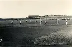 Fotbollsmatch mellan Polisen och Brandkåren i Falköping den 14 Juni 1933. Polisen vann med 7 - 4.