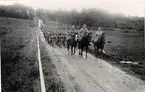 Från fälttjänstövningar vid Falköping 1931. En trupp under marsch.