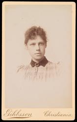 Portrett av ukjent kvinne.