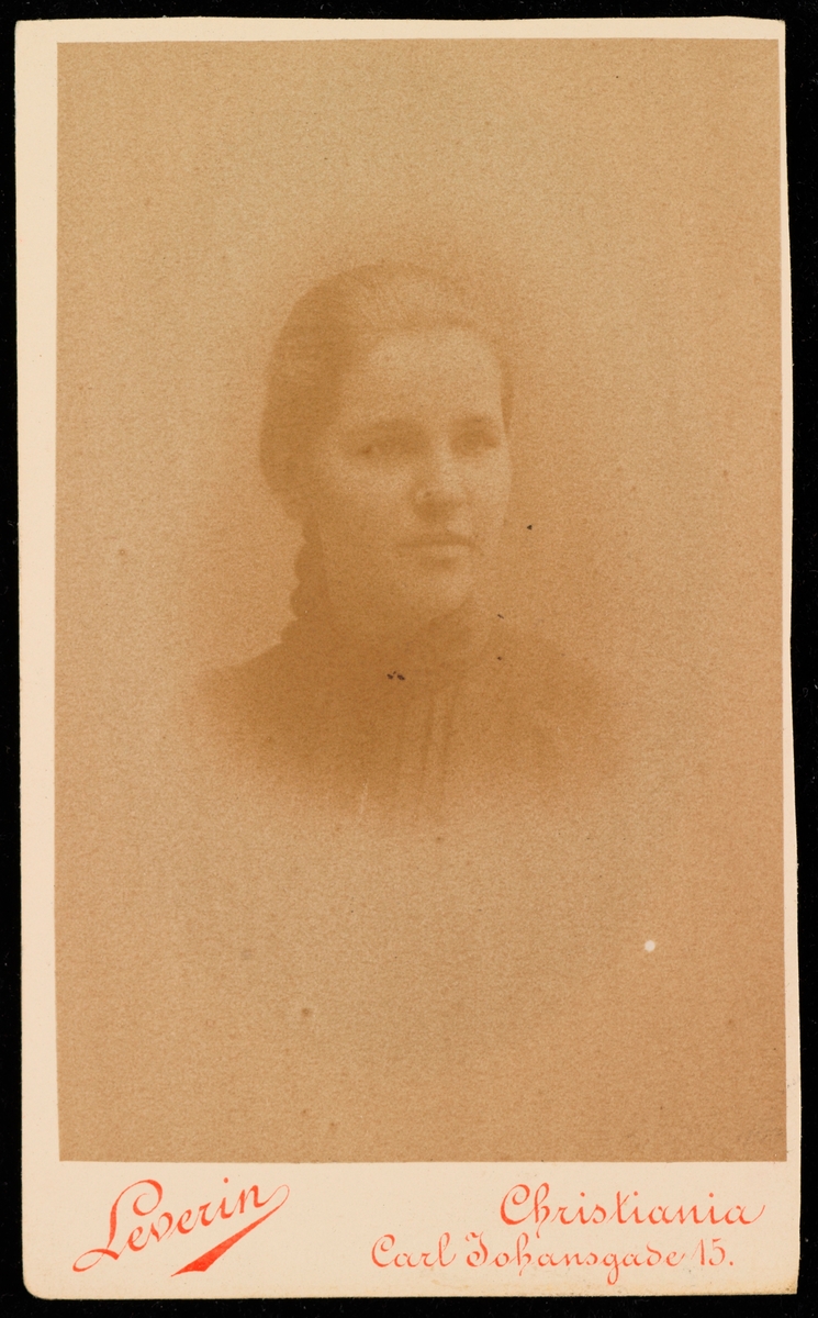 Portrett av Irma Schram.