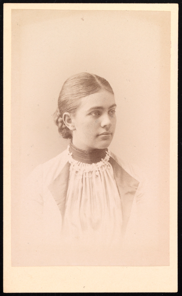 Portrett av Julie Mathiesen.