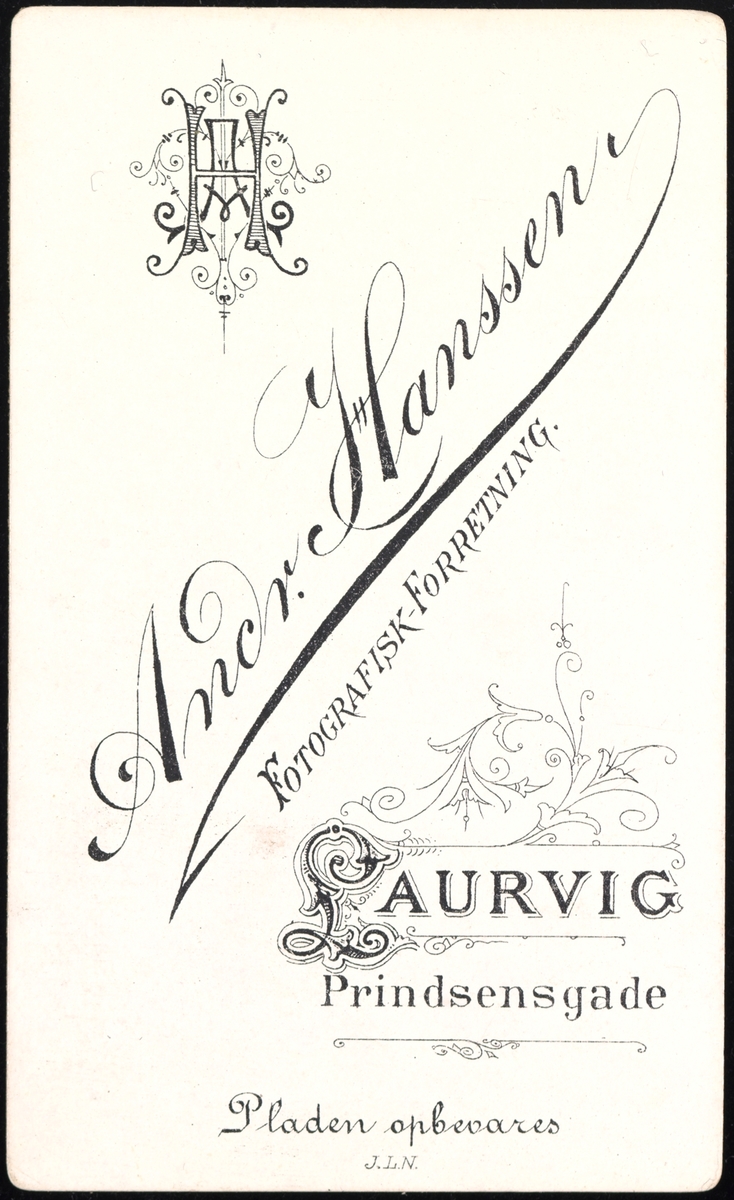 Portrett av Ruth Wetlesen.