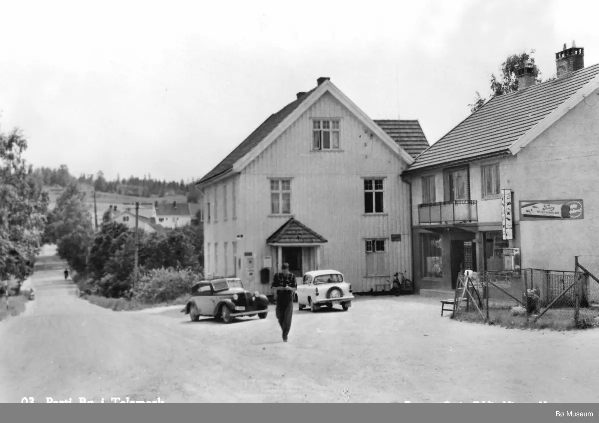 Frå Sanda i Stasjonsvegen
Stasjonsvegen i Bø, sett frå nord