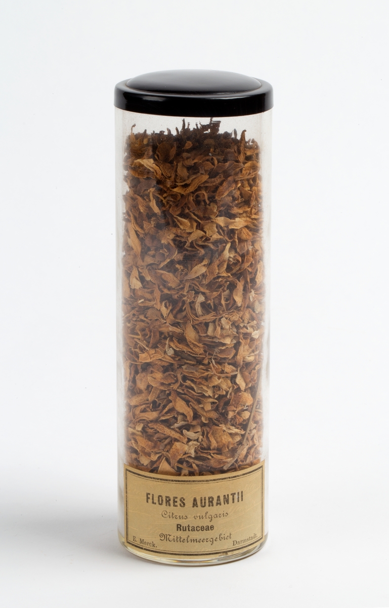 Drogebeholder med innhold.