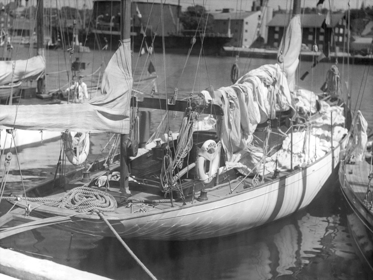 "Hamburg i hamn i Visby"