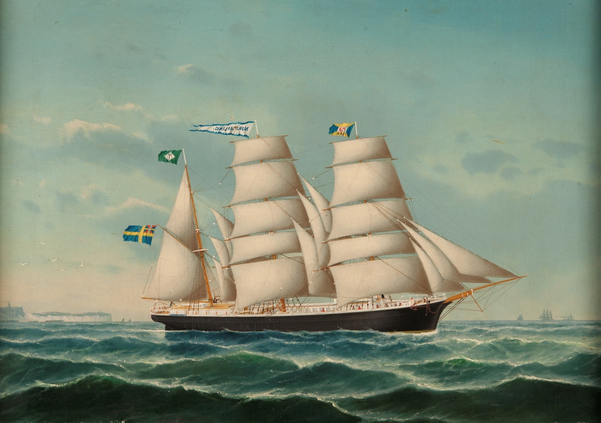Barkskeppet "NORDMALING" (kapten Otto A. Nilson), sett mot styrbordssidan, seglen brassade bidevind för babords halsar. Svart skrov, vita däckshus och brädgångar. På förtoppen "Sjömannaföreningens" flagga (nr 148); stortoppen, namnvimpel; mesan, Neptuniordens flagga; under gaffel, yngre unionsflaggan. T.v. Helgolands klippor.
Saknar stävornament.