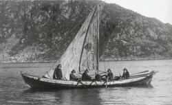 Bernhard Færøyviks samlinger