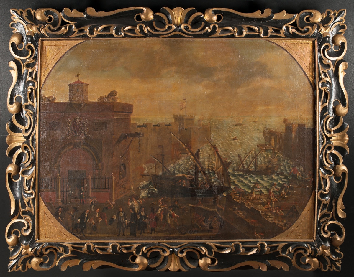 Svart- och guldmålad, kraftigt utskuren ram. Troligen äldre (barock) ram som målats med lackfärg.