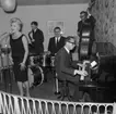 Jazz sångerskan Monica Zetterlund med orkester i Huskvarnas Folkets park.