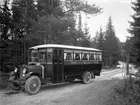 Omnibuss av märket R.E.O.
Linjen Lännäs - Stora Mellösa - Örebro.
Andersson & Johansson