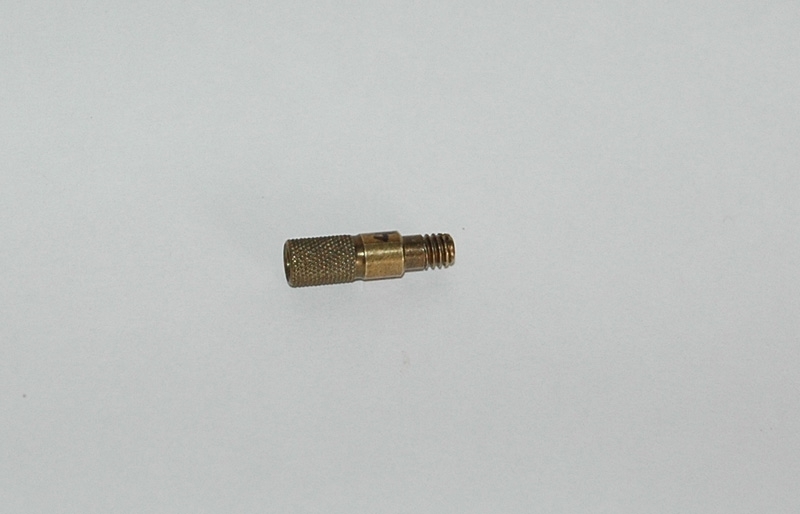 Crescent-cykel med racerstyre från Monark-Crescent AB i Varberg a) Orangefärgad 12-växlad damcykel med racerstyre/bockstyre. Däcken är ej original. Märkning: "306 Fashionline" Sadel: "Selle Royal".
b) Sadelskydd i skinn, 25x13 cm. c) Sadelskydd i orangefärgad plast, 24x13 cm. d) Röd/gul packrem med vita plasthakar, längd 52 cm. e) Ventil, metall, längd 2,5 cm.
f) Glasögon med vita skalmar och orangefärgade bågar, 50x130 mm, 1980-tal.