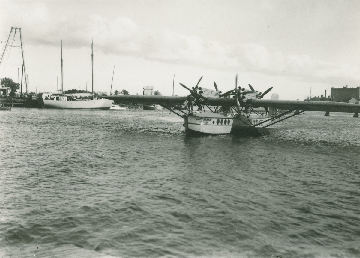 Ett hydroplan av typen Dornier Do R 4, registrering D-1500. D-1500 i Ängö flyghamn.. Användes för att sätta 12 olika världsrekord, bland annat för distans/räckvidd.