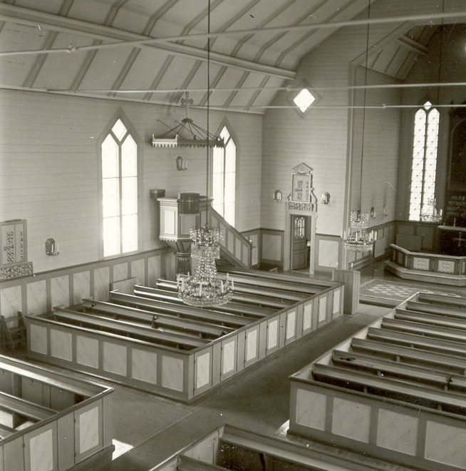 Långhuset i Oskars kyrka från läktaren.