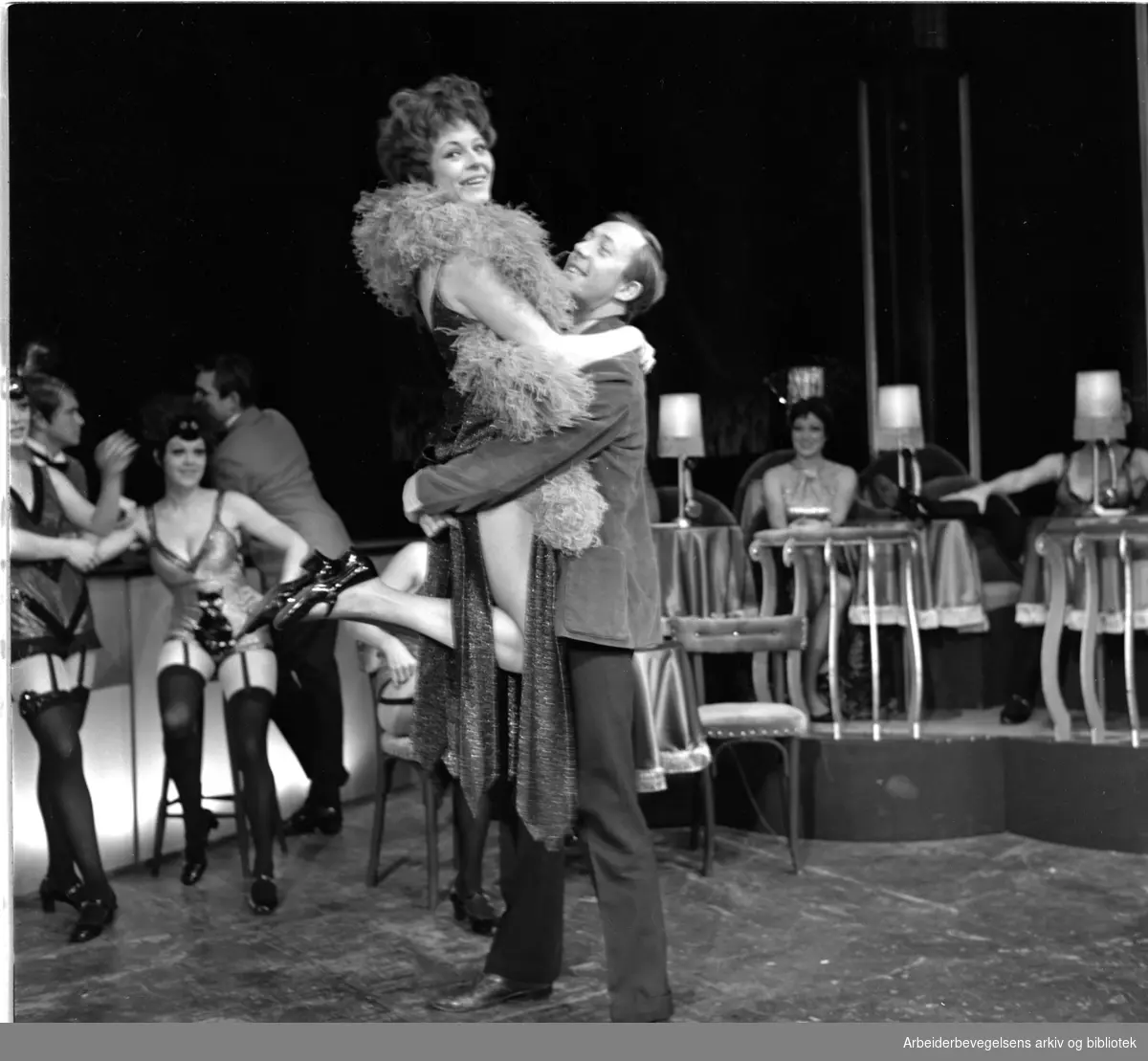 Oslo Nye Teater. .CABARET. Premiere 08.11.1968..Kari Simonsen i rollen som Sally Bowles. Per Theodor Haugen som Clifford Bradshaw.