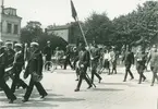 Kalmar Regemente på marsch vid Tullslätten 1929. I täten Lyckhemspojkarnas musikkår med bland andra Simon trumslagare. Ledare för kåren var en man som hette Nilsson (Musik-Nisse).