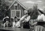 Teaterföreställning under hantverksmässan i Kalmar 1947.
Bellmantablå