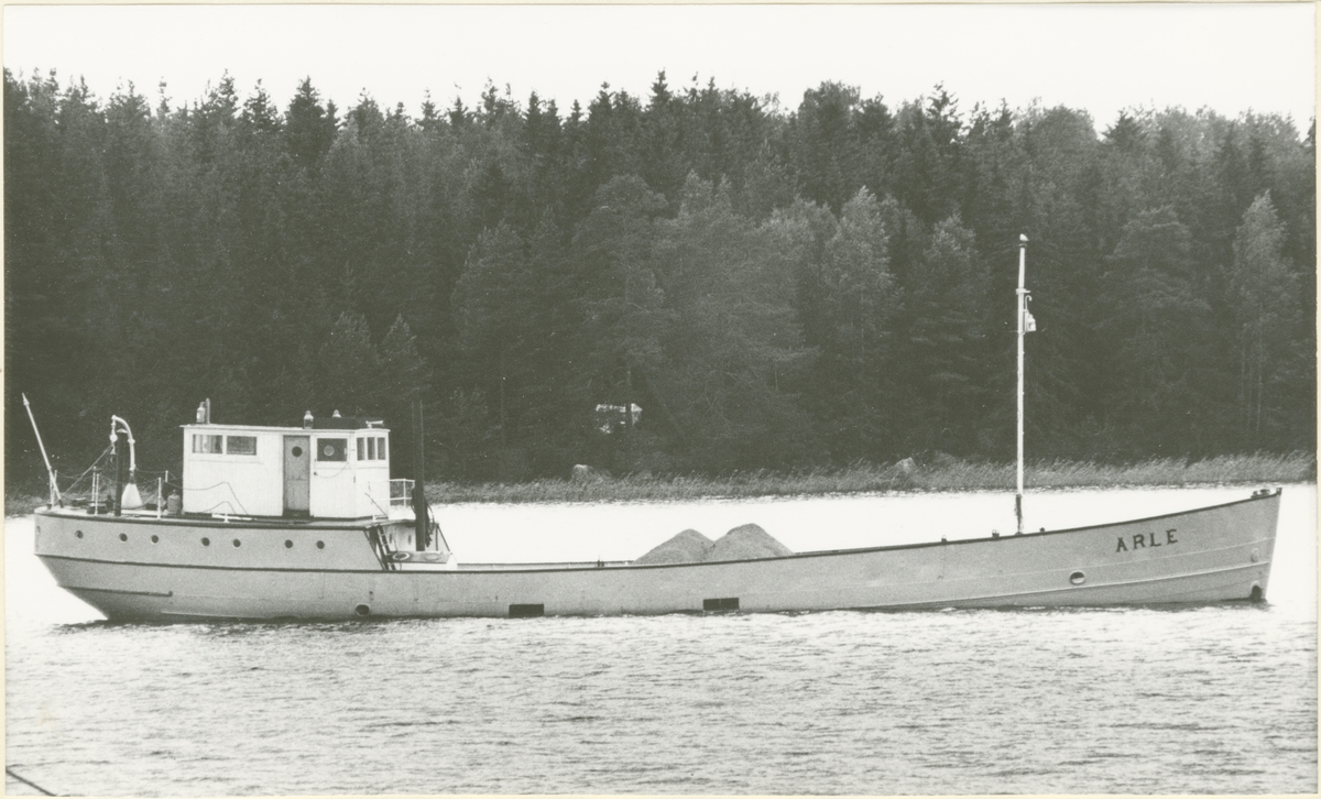 Ägare:/1971-78/: ett partrederi, Huvudredare: Alfons Widestam. Hemort: Borgå lk.