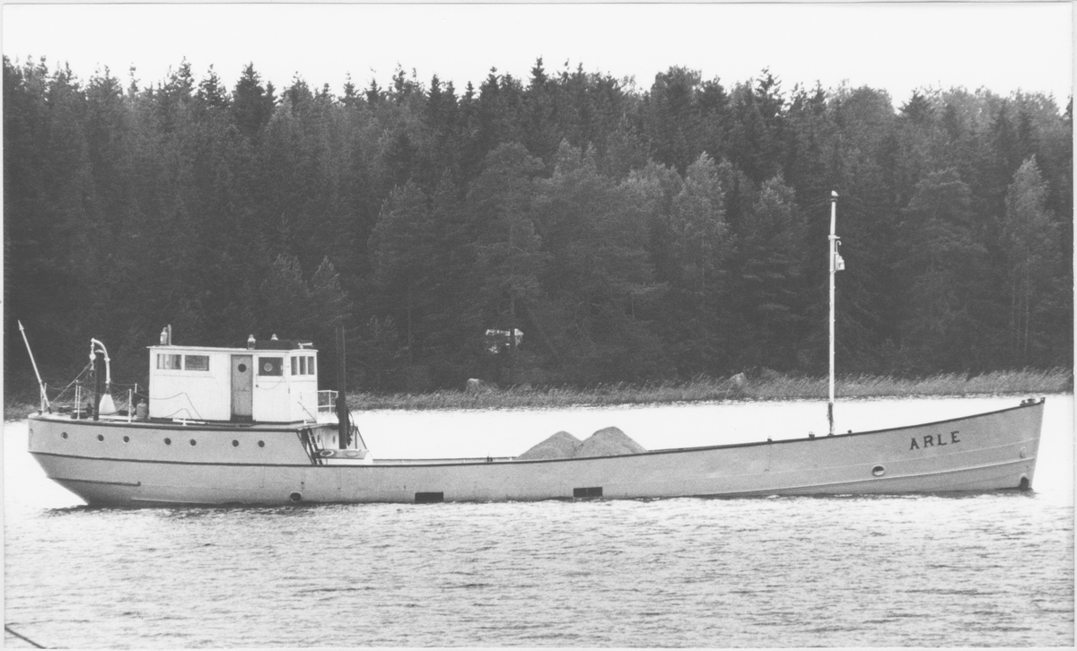 Ägare:/1971-78/: ett partrederi, Huvudredare: Alfons Widestam. Hemort: Borgå lk.