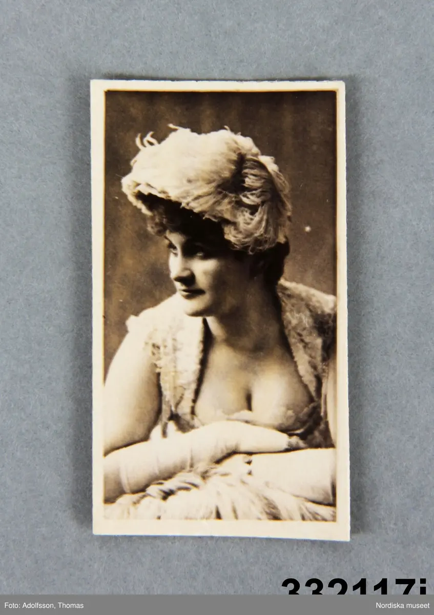 Skådespelerskor bland annat ur Actors and Actresses series, Duke Sons & Co.