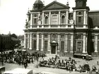 Torghandel på Stortorget vid domkyrkan i Kalmar.