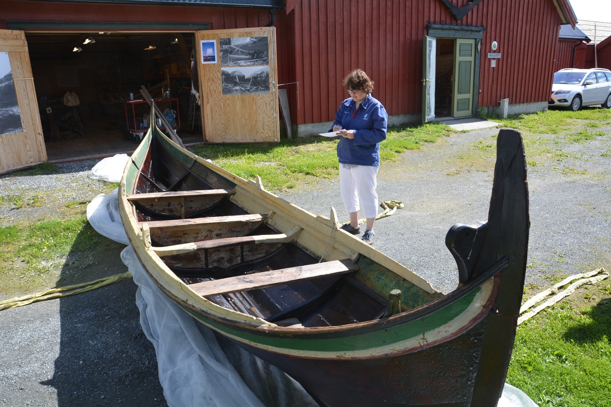 En klinkbygd trebåt 17 fot