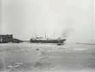 Kalmar 1930-talet.
Coperabåtar och bogserbåten Voima.