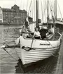 Segelbåten Anna Maria Sophia med tyska turister i Kalmar. 1960-eller 1970-talet.