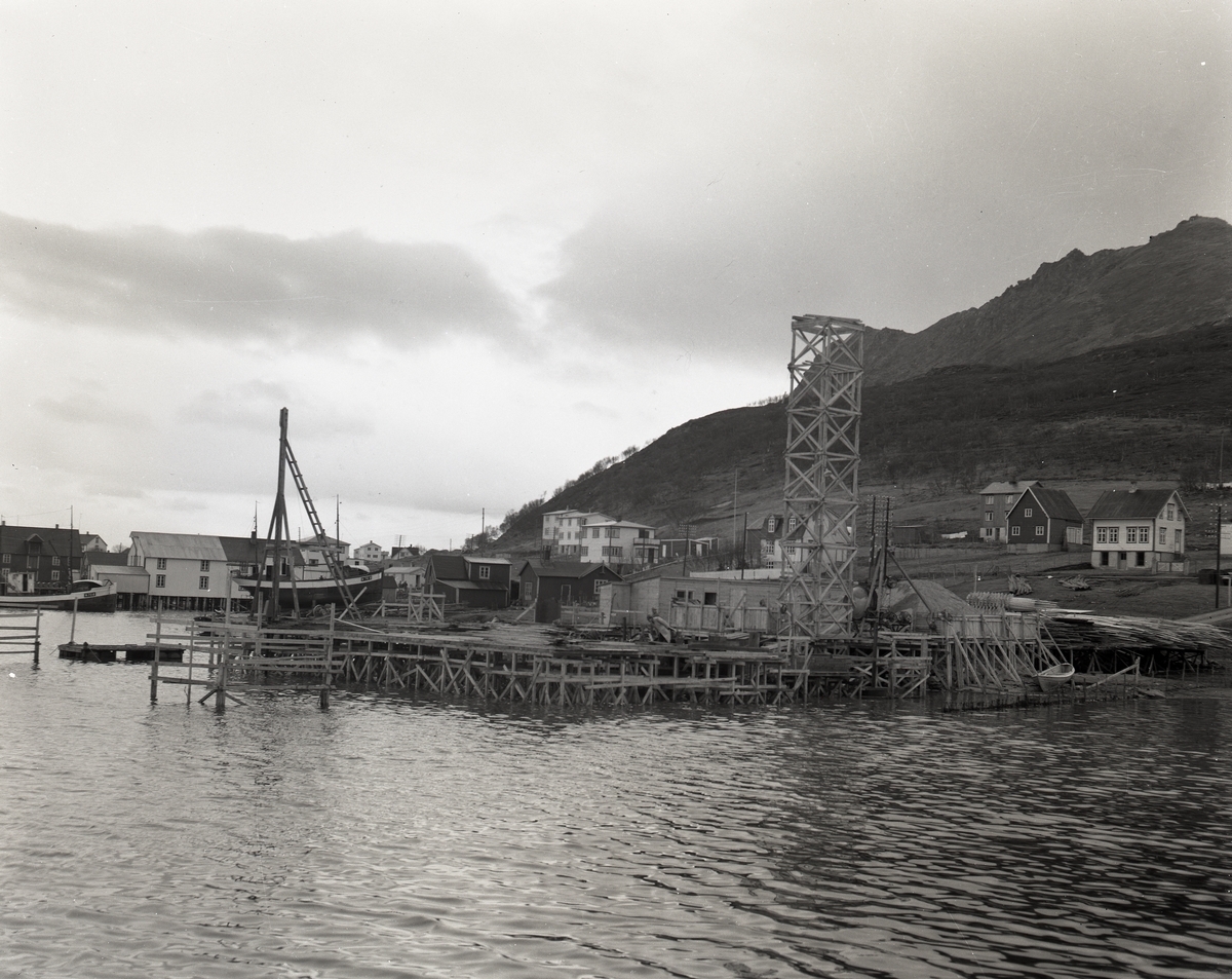 Bygging av Myre Fryseri i Øksnes ca. 1953