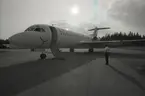 Fokker F28 på Skuteryds ( Emmaboda ) flygplats istället för i Ronneby, landar i Kalmar för att tanka på väg till Arlanda.