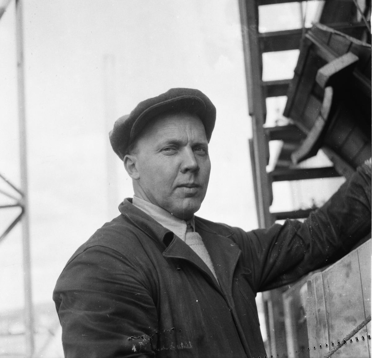 Vardens arkiv. "Sprengningen på Strømtangskjæret i Porsgrunn" 27.04.1954
