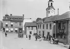 Försäljning från vagnar på Rådhustorget, Östhammar, Uppland