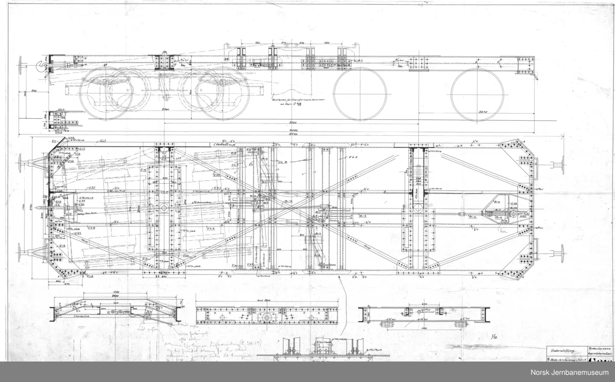 44 tons boggilokomotiv for Rjukanbanen

C216-1A - Hovedtegning
C216-07 Grundplan av huset
C216-11 Transformatorkammer
C216-12 Understilling
C216-13 Maskinrom
C216-15 Hjulsats
C216-18 Førerrom
C216-19 Utvendig riss
C216-24 Boggie
C216-26 Bremseskjema
C216-27 Rørledninger for bremse og strømavtaker

Det finnes i alt 28 tegninger i serien. Alle er scannet.

Det finnes også tegninger i serien C01-C10 som viser endringer på lokene 7-8 i forhold til første leveranse.