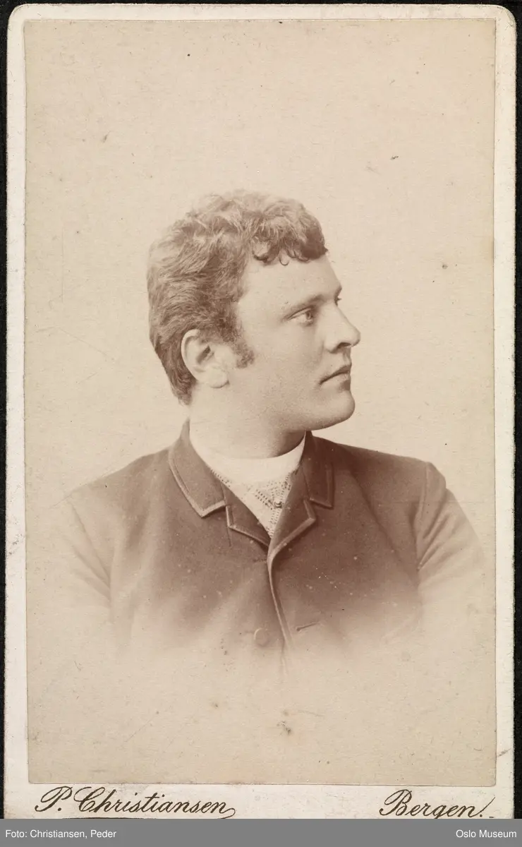 portrett, mann, skuespiller, vignettert brystbilde, profil