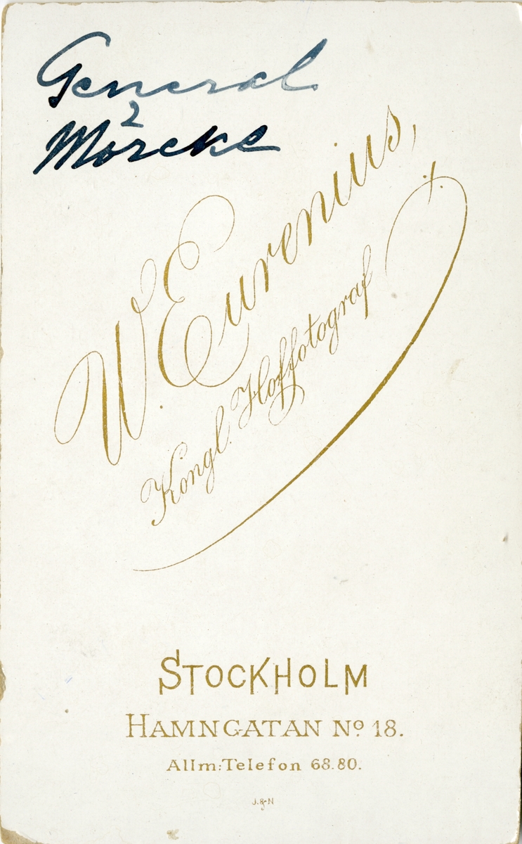 Porträtt av Bror Birger Emil Mörcke, underlöjtnant vid Västgöta regemente I 6.
Se även bild ama.0009836.