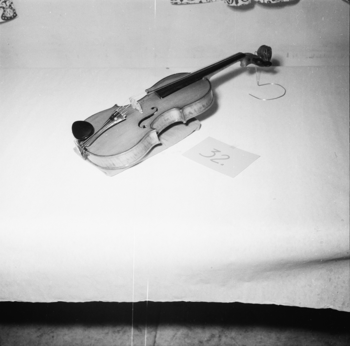 Vardens arkiv. "Nebb arr. hobby-utstilling"  27.02.1954