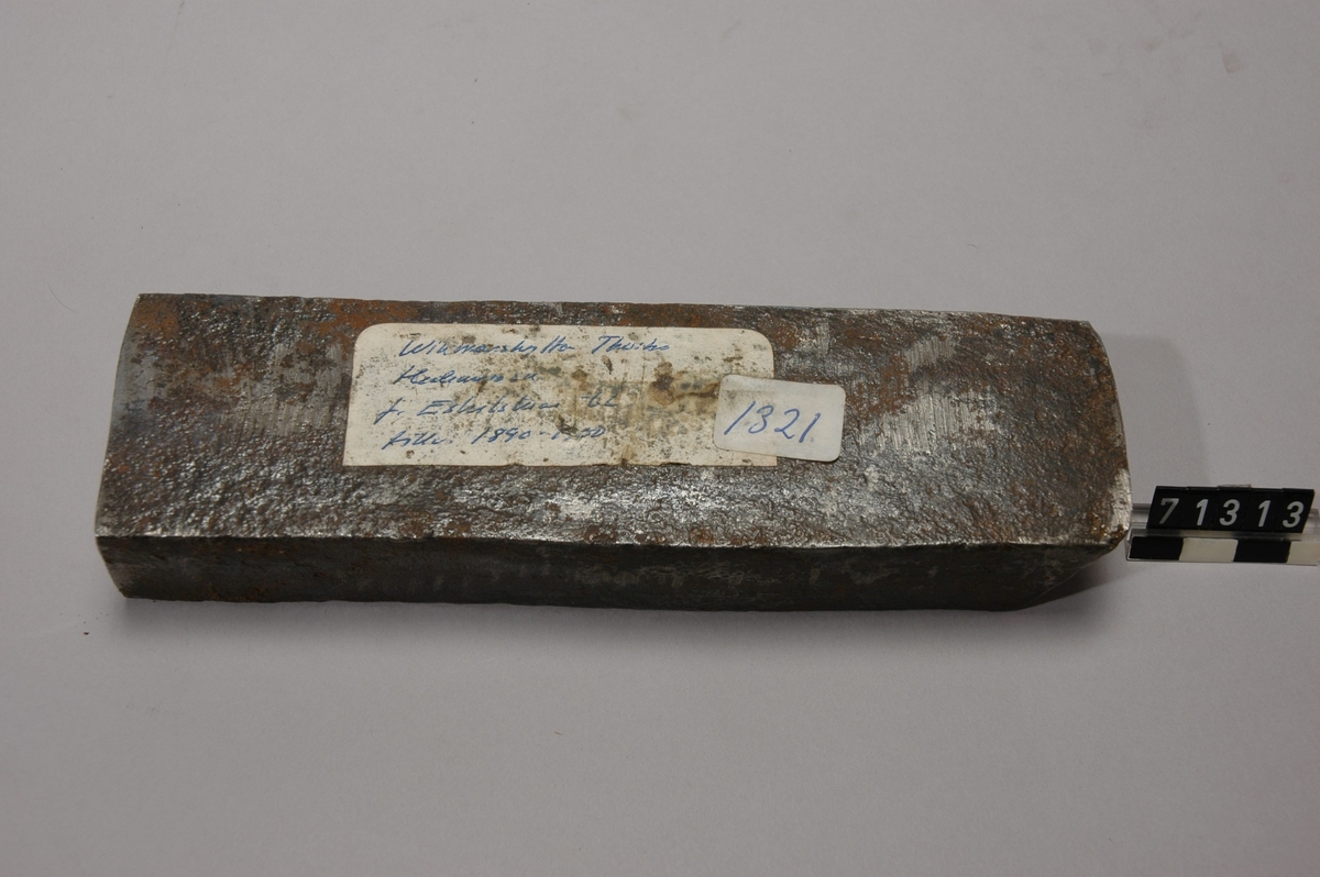 Avtryck av järnstämpel i prov av stångjärn. Turbo-Vikmanshyttan