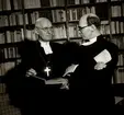 Biskop Malmeström och kyrkoherde Iverson, 15/11 1959.