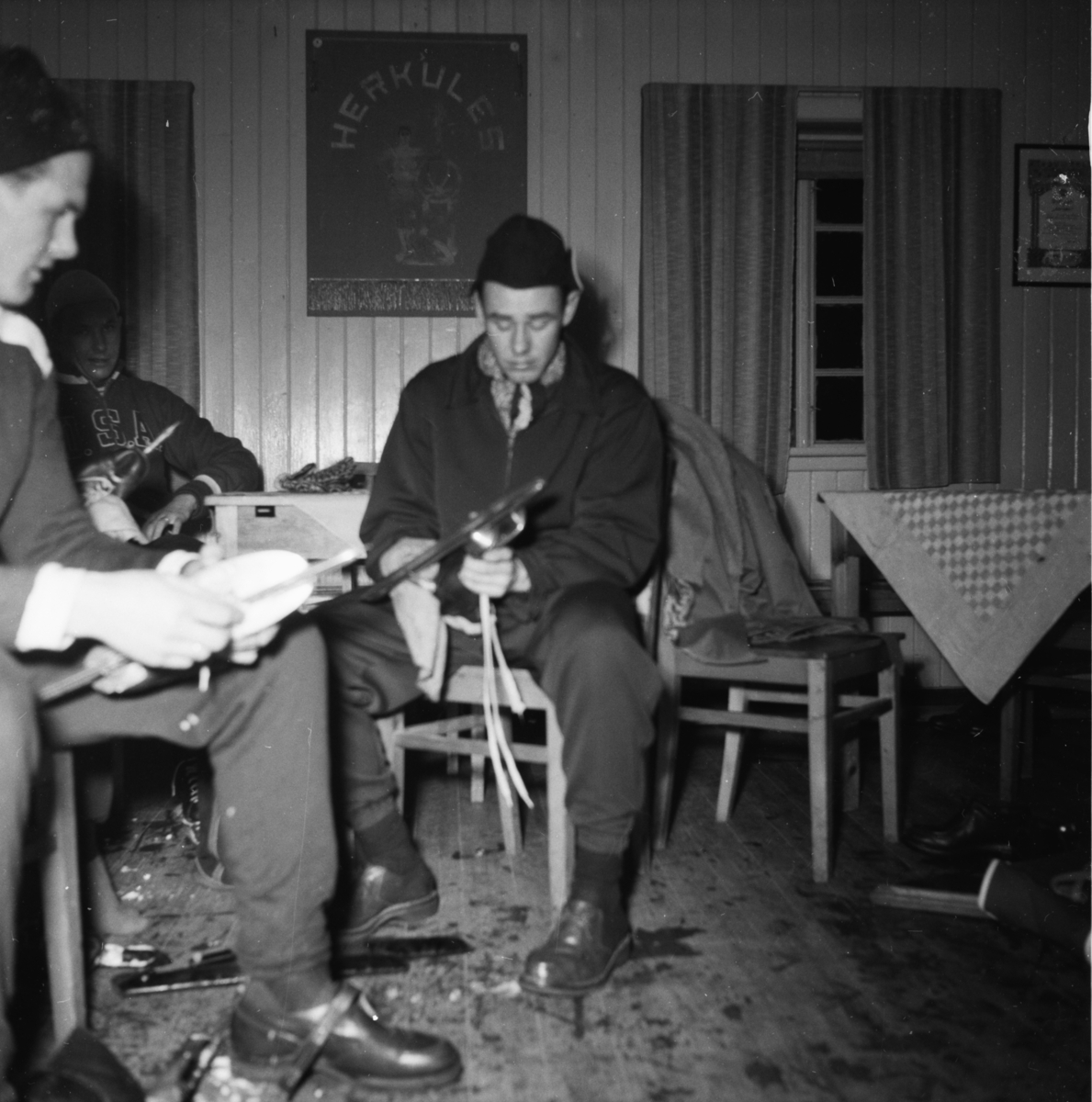 Vardens arkiv. "Skøyteløp på Herkules"  25.02.1954