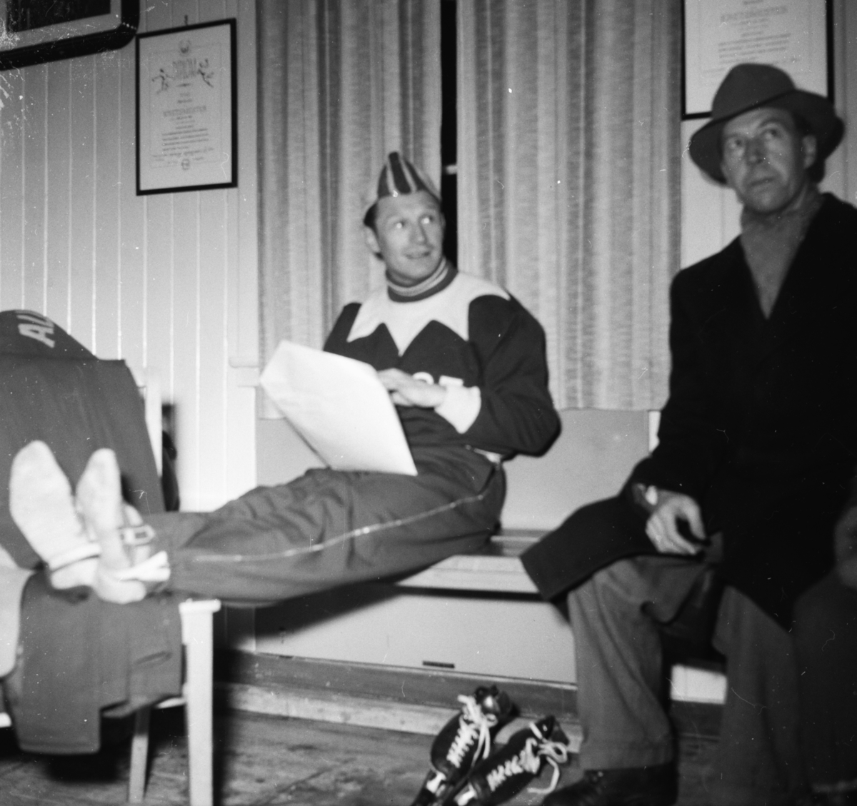 Vardens arkiv. "Skøyteløp på Herkules"  25.02.1954
