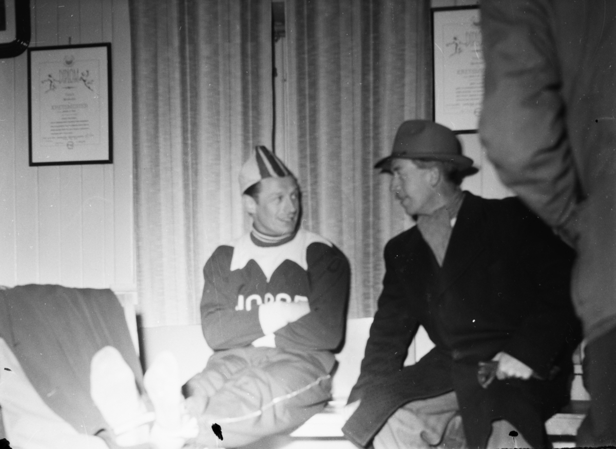 Vardens arkiv. "Skøyteløp på Herkules"  25.02.1954
